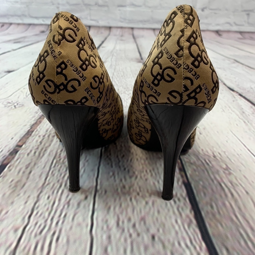 🎉BCBGirls Pumps w/ Brown Patent Leathern Details - Picture 7 of 9